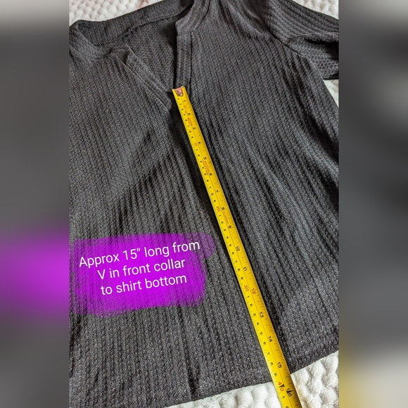 Size small, black waffle weave style V neck lightweight t shirt, EUC - Picture 3 of 9